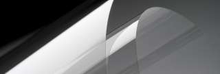 透明、捲起來的亮白色 Willow®玻璃黑色背景